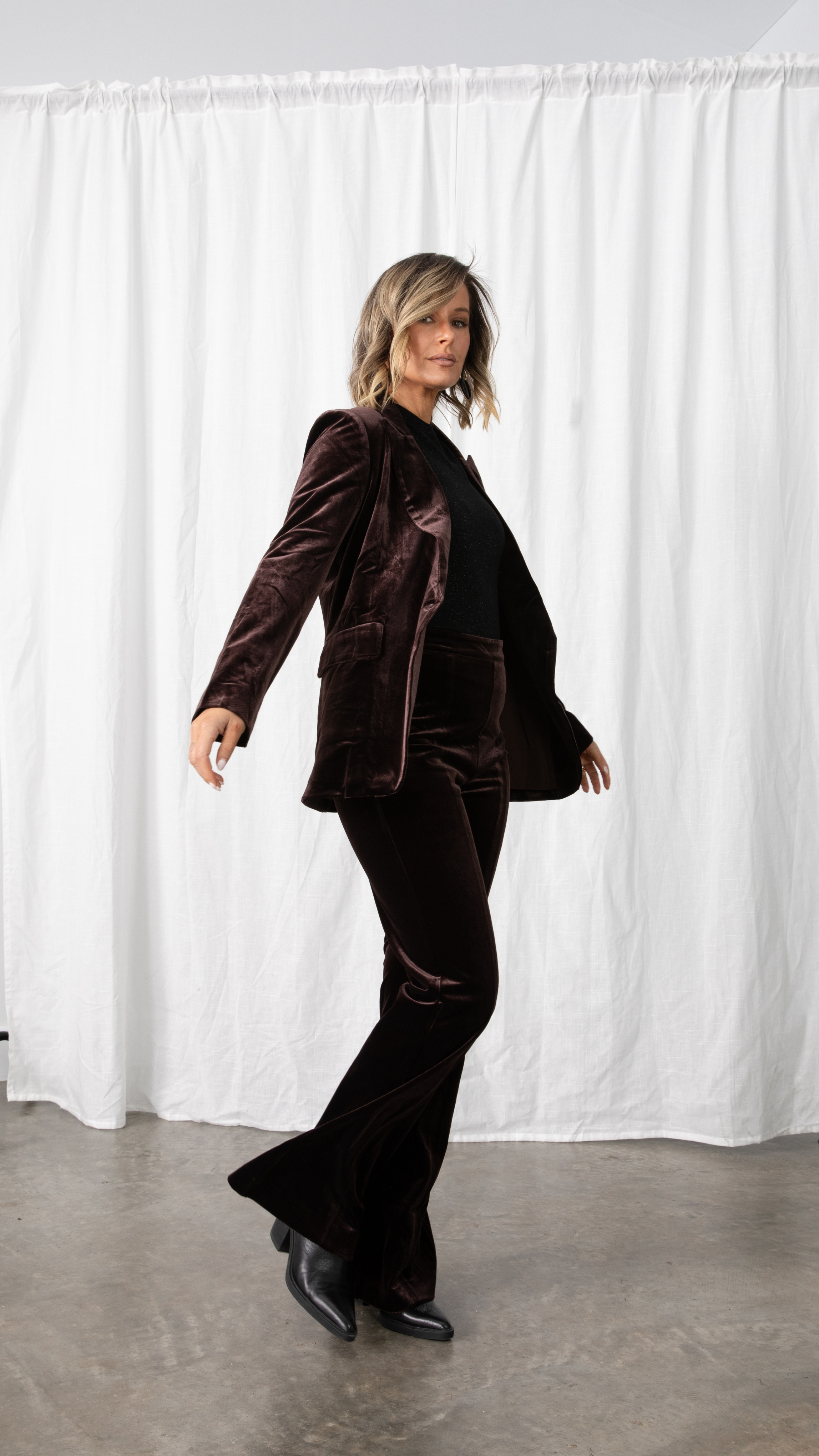 Alessandra Stretch Velvet Pants - Chocolate