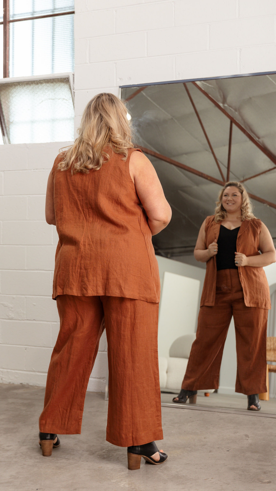 Morgan Linen Capri Pants - Brown