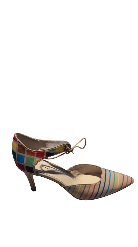 Top End Bisbees - Cream & Bright
