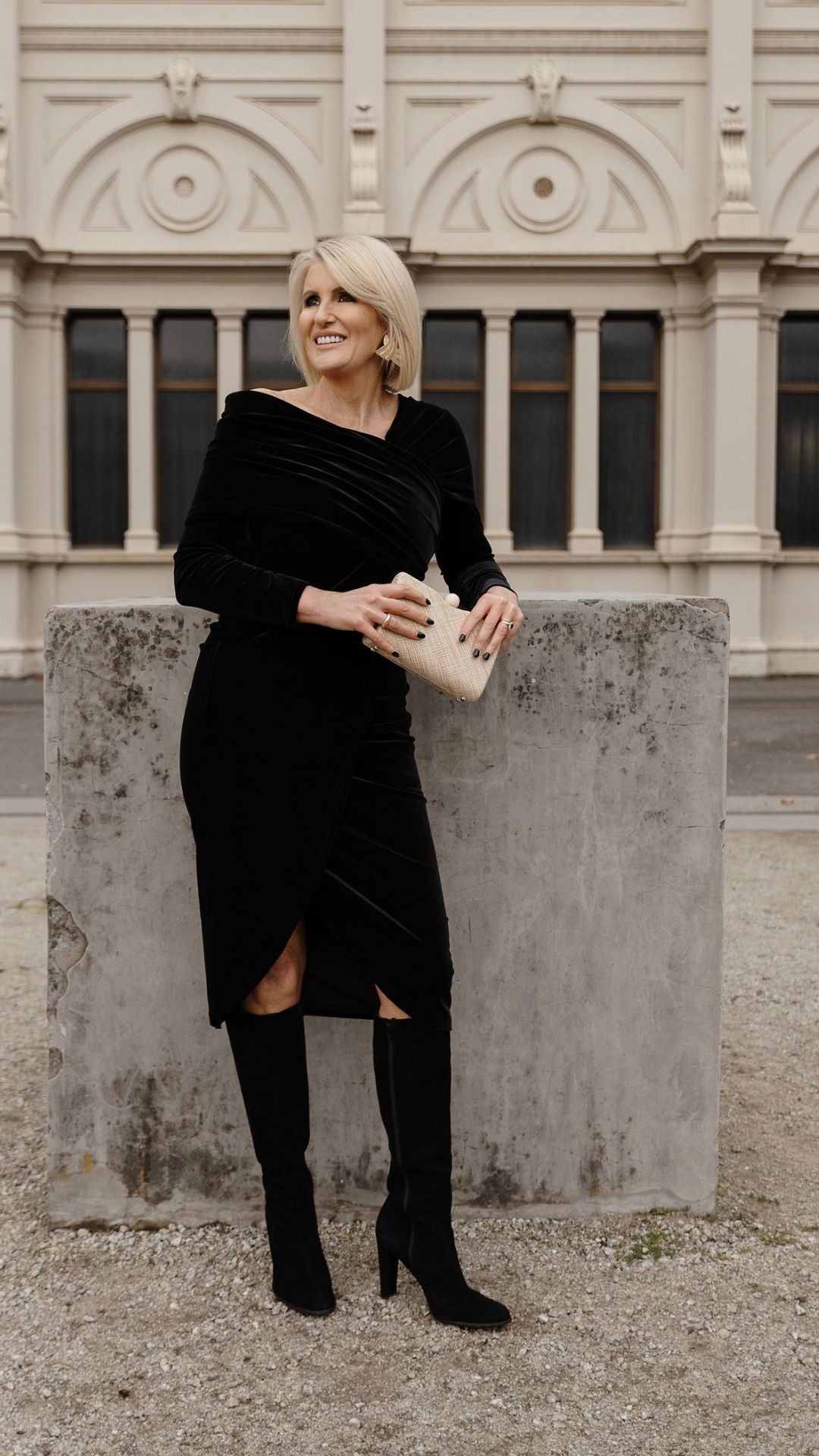 Moss Velvet Dress - Black