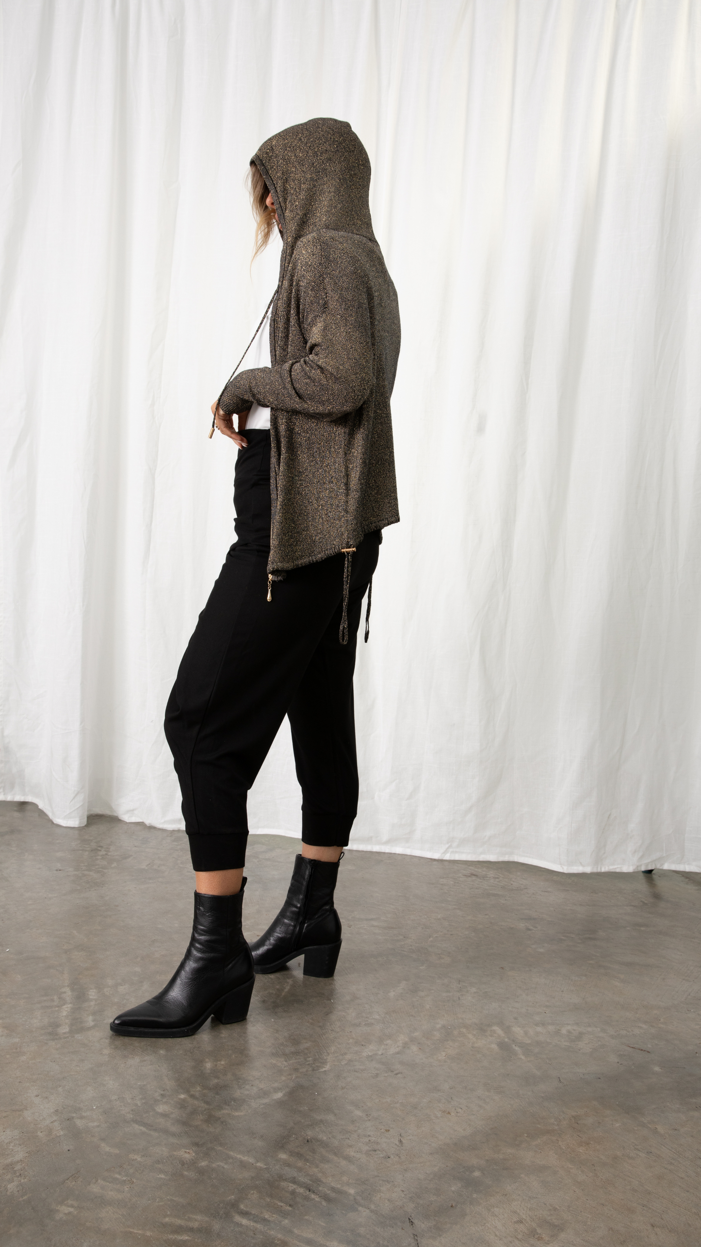 Luno Metallic Jacket With Hood - Black