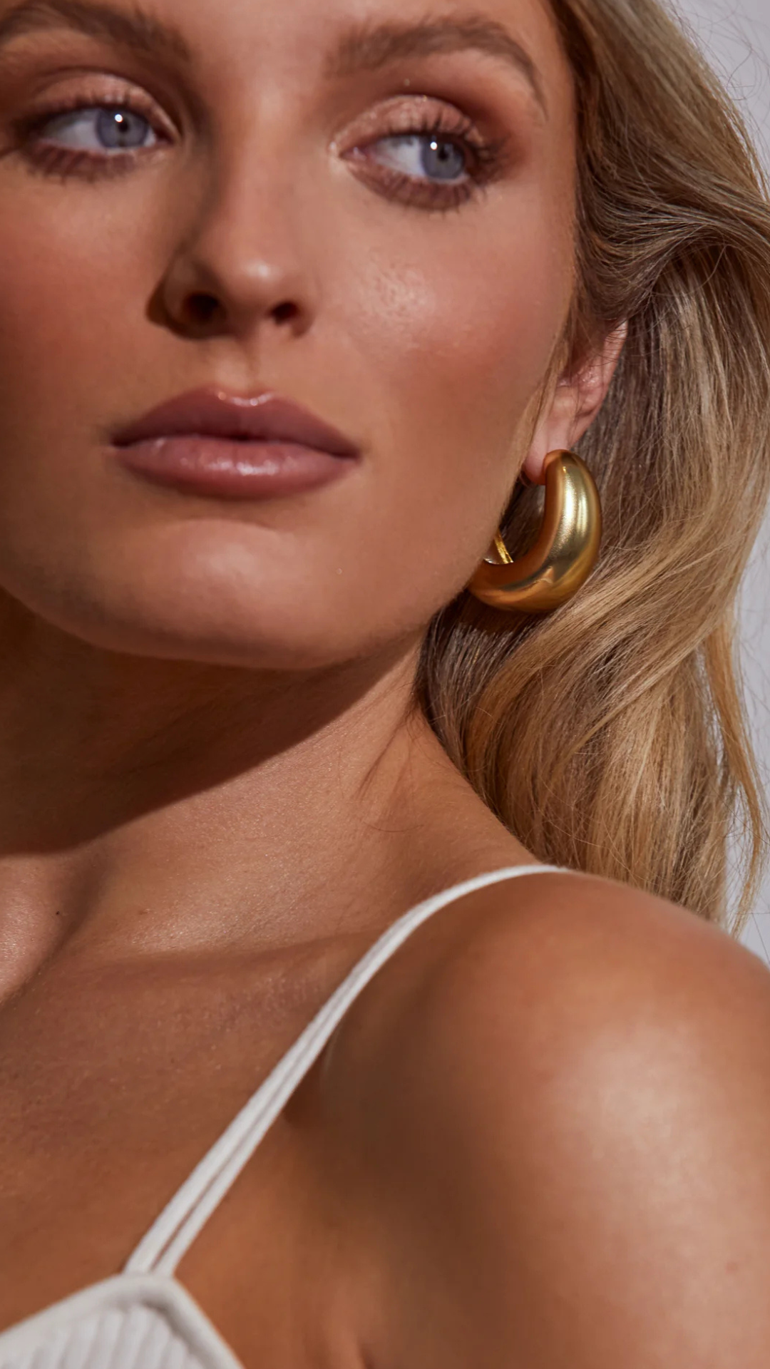 Kitte Jet Set Earrings - Gold